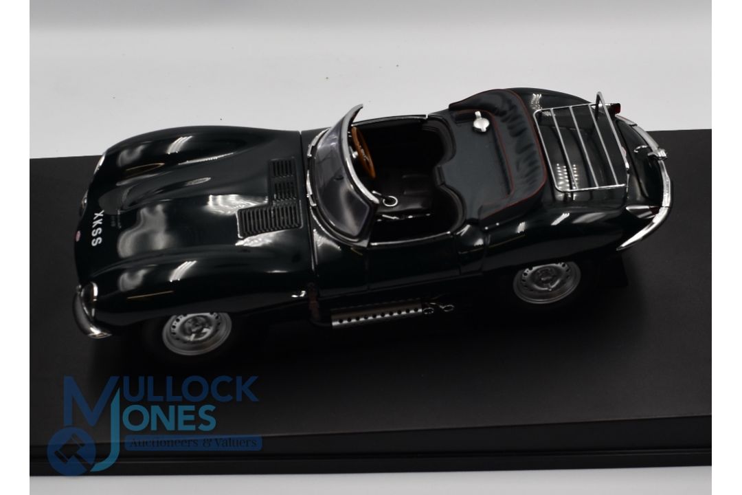 Auto Art Classic Division 1:18 Jaguar XK-SS - Detailed scale model for adult collector's mint - Image 2 of 3
