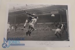 Peter Osgood Chelsea FC hand signed limited edition colour print (347/500), with him winning a