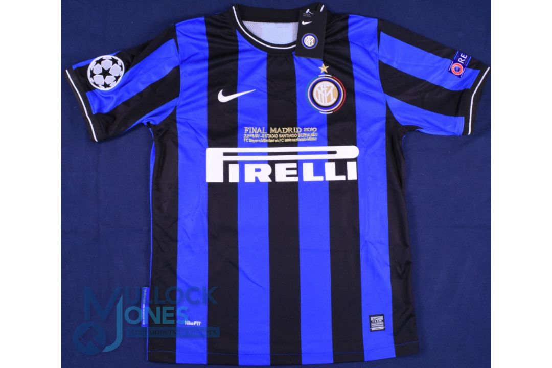Inter Milan FC home football shirt, 2010 Champions League Final, #22 Milito, Nike / Pirelli, blue - Image 1 of 2