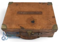 A vintage leather shotgun cartridge case - 15