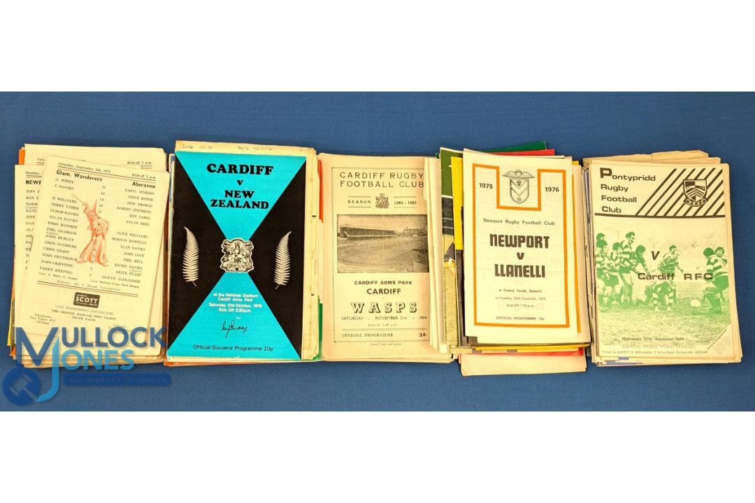 Welsh Club Rugby Programmes inc a few Specials (100s!): Huge box of both 1st and 2nd class clubs - Image 3 of 3