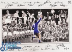 Manchester United Memories: Signed Edition measuring 23