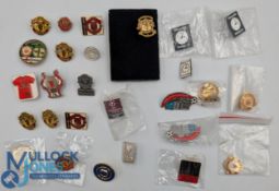 Manchester United Football Badges, a good collection with duplicates (26)