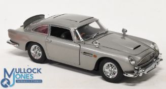 Franklin Mint 1:24 Scale Cars, 1964 Aston Martin DB James Bond 007 Metallic Silver boxed (1)