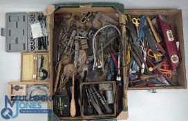 Engineering Tools: metal working tools, a collection to include callipers, micrometres, gauges,