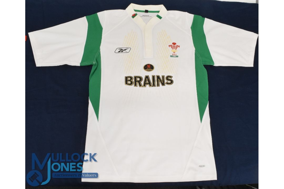 2005 White Wales no.3 Match-Prepared Rugby Jersey: Unnamed loose-head prop's short sleeved issue. - Image 1 of 2