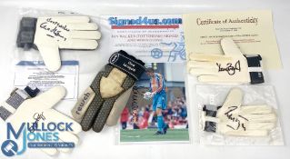 Football Signed Goal Keepers Gloves To include Ian Walker with signed Photo, Dave Beasent, Nigel
