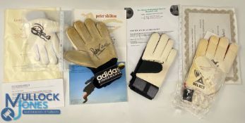 Football Signed Goal Keepers Gloves To include Robert Green, Ray Clemence, Peter Shilton, Alan