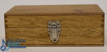 Rare Hardy oak Spintac box measuring 8