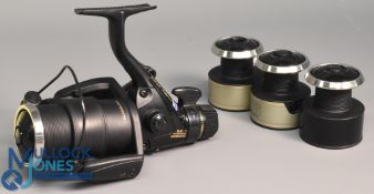 Shimano Aero 4000GTM fighting drag spinning reel with twin handles, little used in zip case c/w 3x