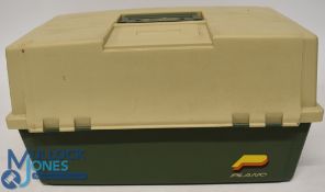 Plano 8606 cantilever box with 6 sections (end clip missing part), 16