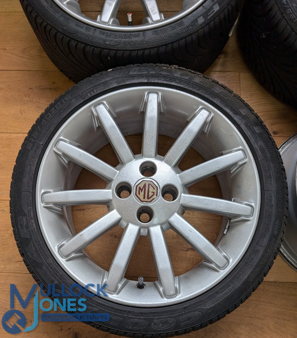 Automobilia - MG Rover 11 spoke 16" alloy wheels (4) 3x with tyres, 1x without, RRCOO2630XXX, made - Image 2 of 5