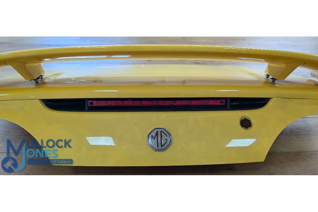 Automobile - MG Trophy rear boot and spoiler - with MG badge, spoiler bolts to boot (2) - Image 3 of 3