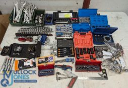 Quantity of Assorted Hand Tools - incl brake disc digital gauge, air hammer drift set / extra-