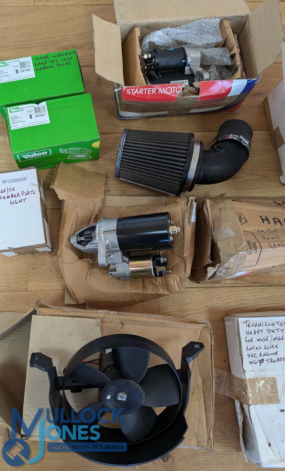 Automobile - Car Parts - Assorted parts such as 2x starter motors, air filter, number plate - Image 2 of 3