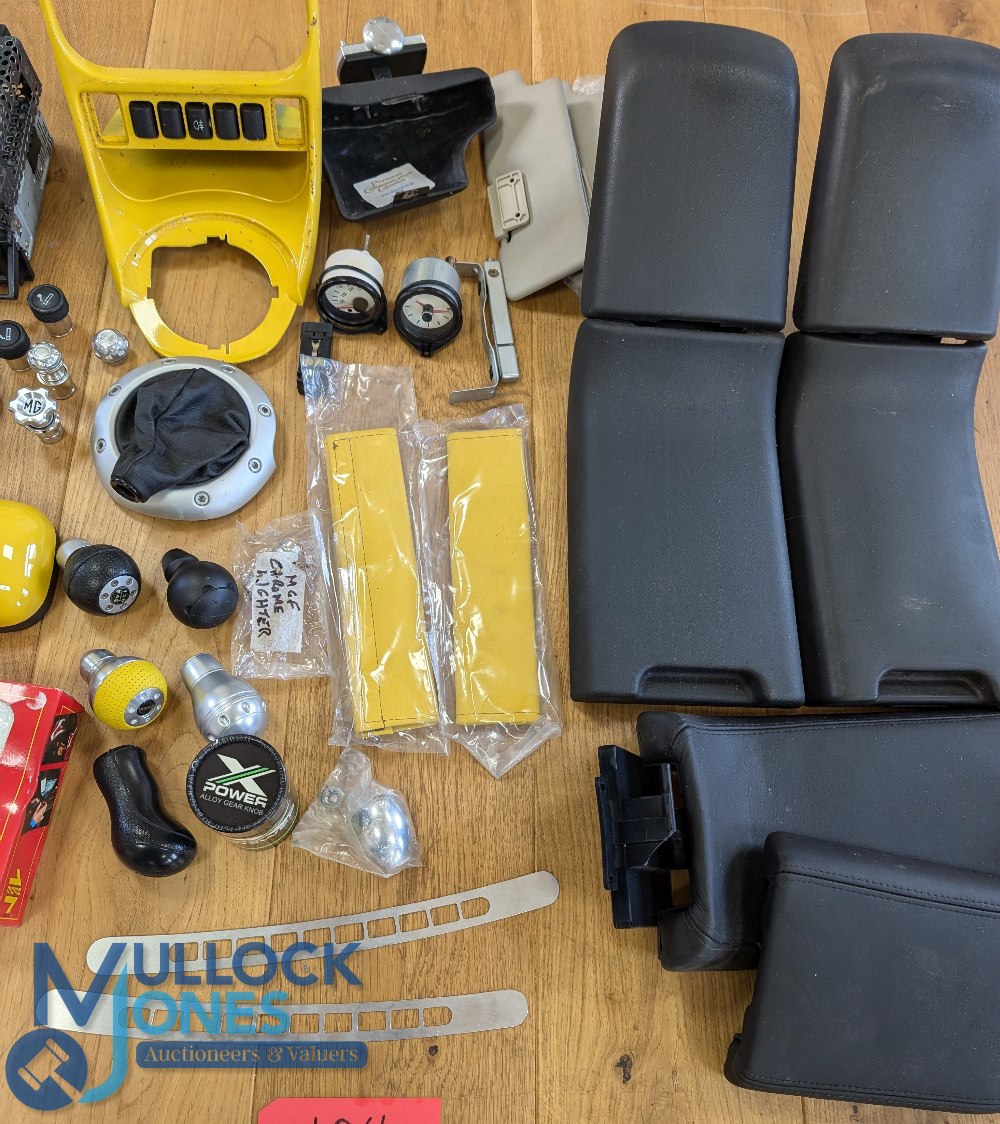 Automobile - MG Rover Parts and Accessories - includes wheel nuts, gear knobs, MG key rings, - Image 4 of 4