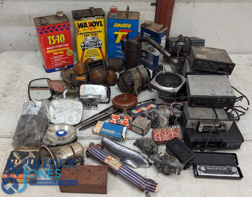 Automobilia - Car Parts - Various vintage car parts incl oil cans, wing mirrors, radios, bearings,