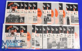 1957/58 Manchester United home football programmes (29) features nos 1-19, 21-30, some tokens