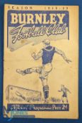 1948/49 Burnley v Manchester Utd Div. 1 match programme 16 April 1949; light fold, small mark. (1)