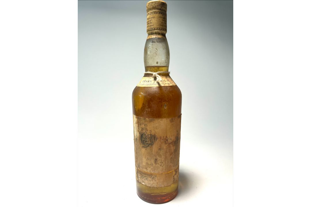 A bottle of Cragganmore Scotch whisky, aged 12 years, distressed label, 70cl.