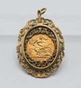 Antique 9ct gold 1909 Edward VII half sovereign pendant with chain