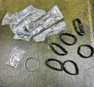 Bag of silver charms 7 = boot, horseshoe,money bag, plymouth 1 mile, Nefertiti, 10 cents 1941, horse