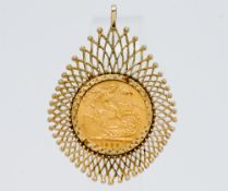 George V 1926 full gold sovereign, South Africa in 9ct gold pendant mount, total weight 14.1g