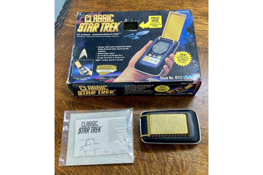Classic Star Trek Communicator - Starfleet Standard Communication Device. Collectors Series