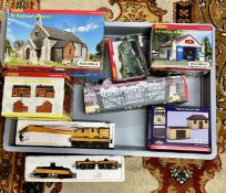 A collection of model buildings from the makes of Bachmann and Hornby, to include 'Corrugated Nissen