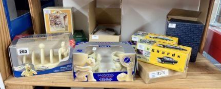 Lurpak collectables, Vanguards models, Beswick, and other model cars. (9)