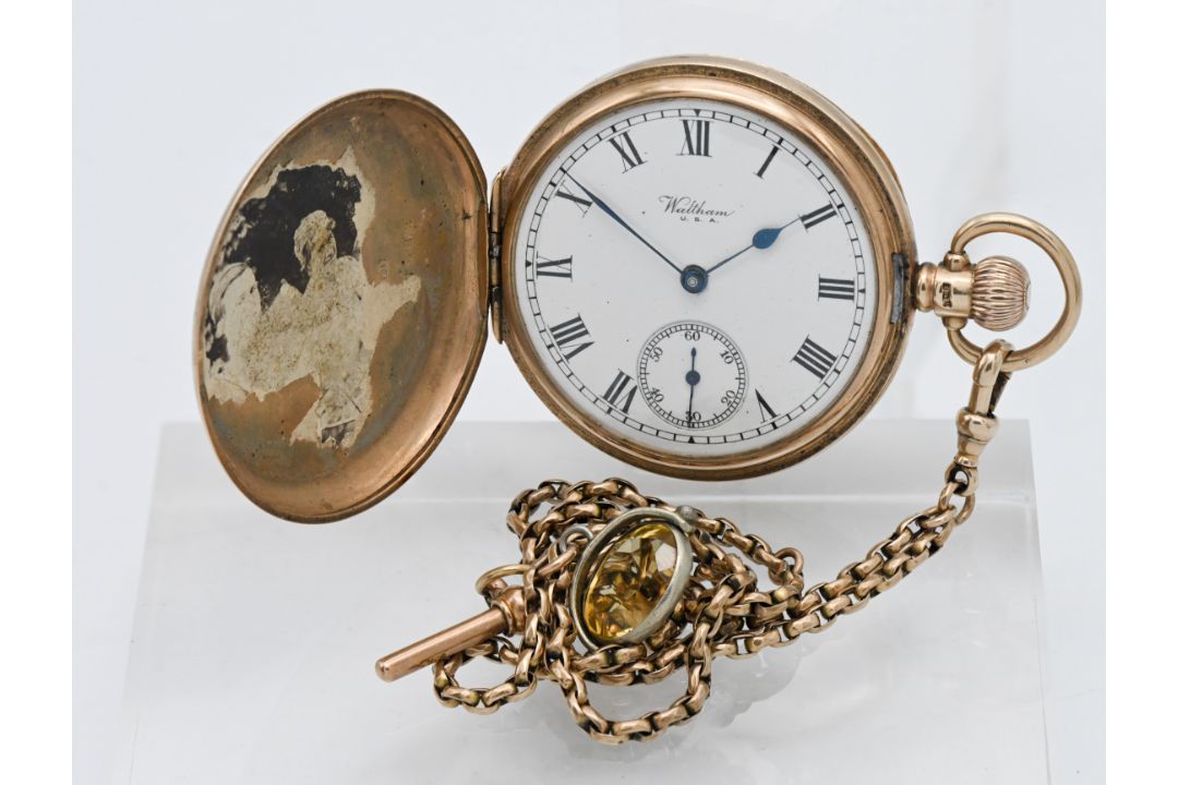 A Waltham 9 carat gold full hunter pocket watch with subsidiary second dial and guard chain (guard