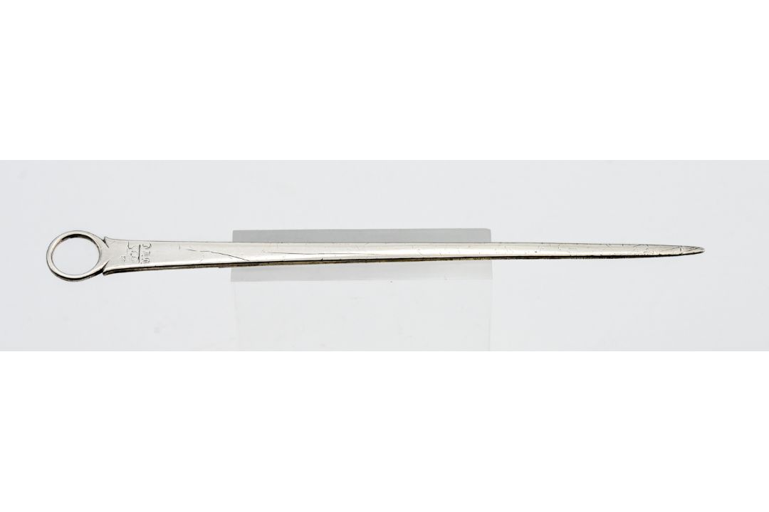 A Georgian silver meat skewer, Hester Bateman, length 26cm, approx 60g, hallmarked. - Image 1 of 8