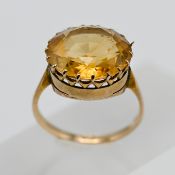 A 9ct gold citrine ring, size N.
