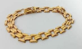 An Iranian? Gold chain bracelet, length 18cm, weight 9.4g.