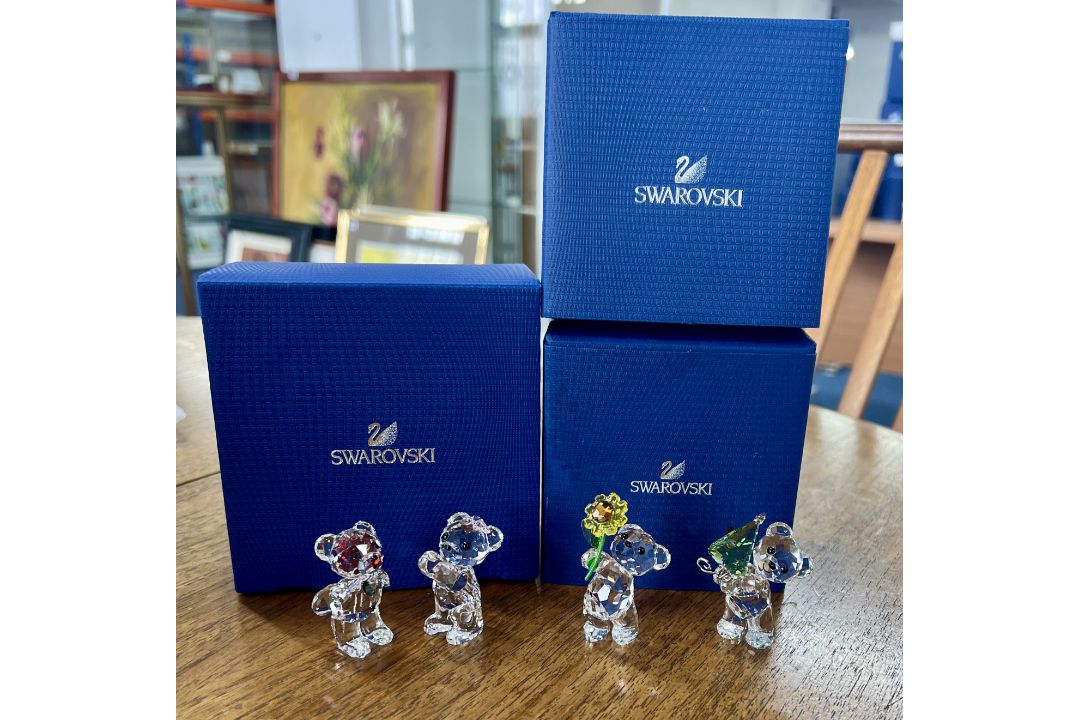 Swarovski Crystal Glass, Kris bears including 'A lovely Surprise', A sunflower for you', 'A red rose - Image 2 of 2