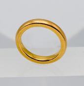 A 22ct gold wedding band ring, approx 8.46g, size M.