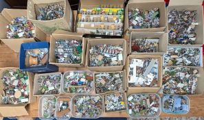 A collection of painted figures of Napoleonic guards, soldiers and captains, unboxed. (23 boxes)