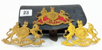 A WWI/WWII black leather military belt pouch, fitted with 'Dieu et mon Droit' badge, together with
