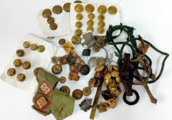 A collection of 20th Century military buttons and badges, to include both king and queens crowns,