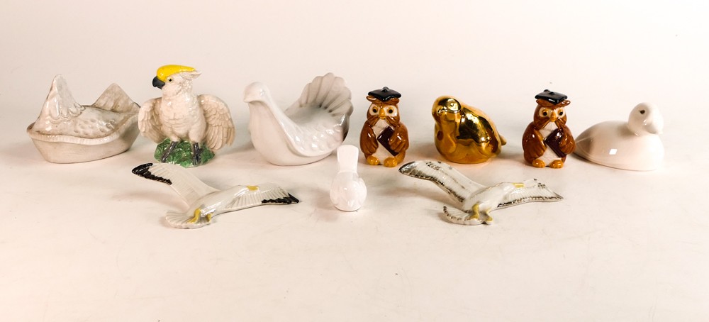 Wade collection of Wade bird themed items to include gull wall plaques, dove (with hand written