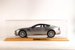 Kyosho Die Cast Model 007 Aston Martin V12 Vanquish scale 1/12 Model Car with Display Case , boxed