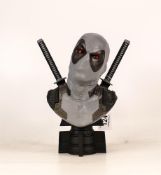 Diamond Select Toys Deadpool Bust, height 24cm