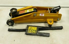Halfords Branded 2 Tonne Trolley Jack