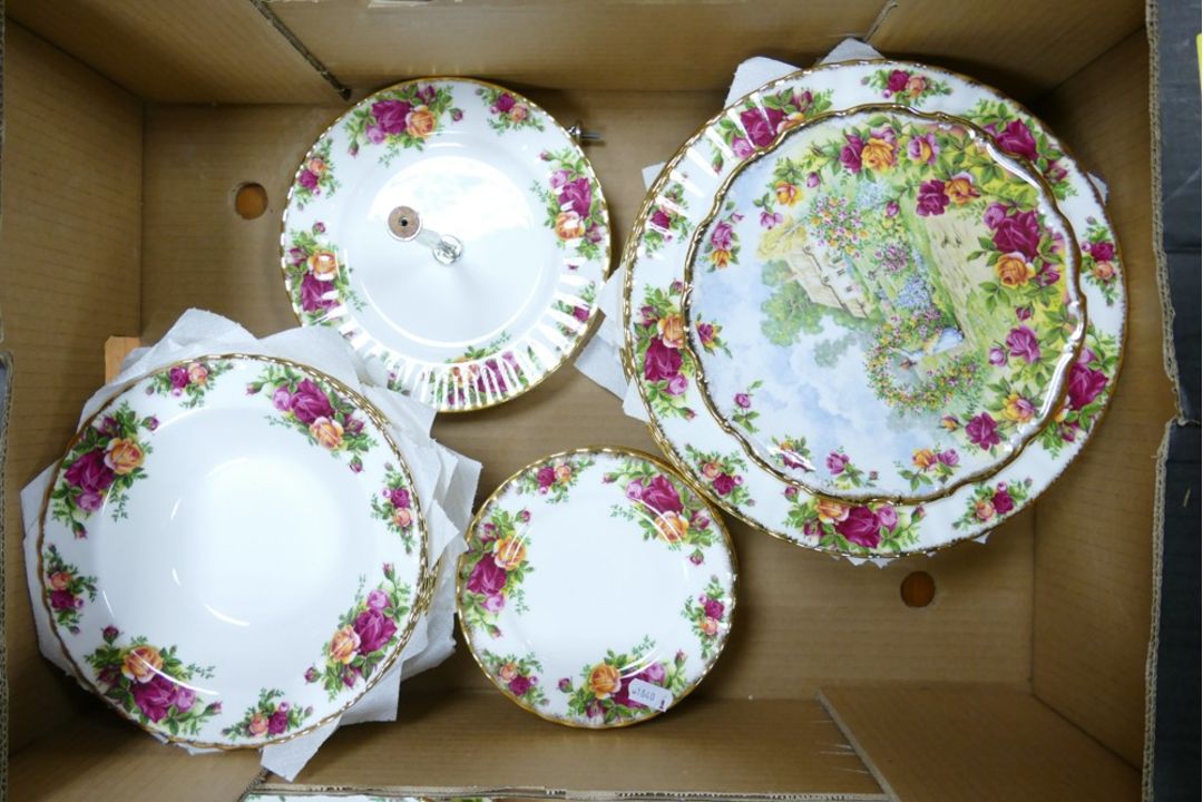 A large collection of Royal Albert Old Country Roses china, including large platters, various size - Image 4 of 5