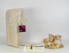 A mixed collection of items to include Sherret and Simpson resin tiger group figure, ceramic