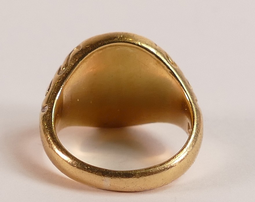 18ct Gold ring set oval engraved falcon intaglio bloodstone seal, size K, maker RNW, 19th century, - Image 2 of 3