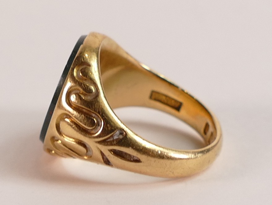 18ct Gold ring set oval engraved falcon intaglio bloodstone seal, size K, maker RNW, 19th century, - Image 3 of 3