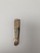 9ct gold cased penknife inscribed Malcolm from Gervas William & Charles in January 1928, marked 375,