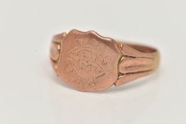 A GENTS 9CT ROSE GOLD SIGNET RING, engraved shield signet, textured shoulders leading onto a