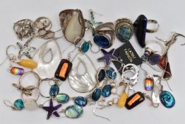 ASSORTED WHITE METAL RINGS AND EARRINGS, to include eight rings of various designs, set with semi-